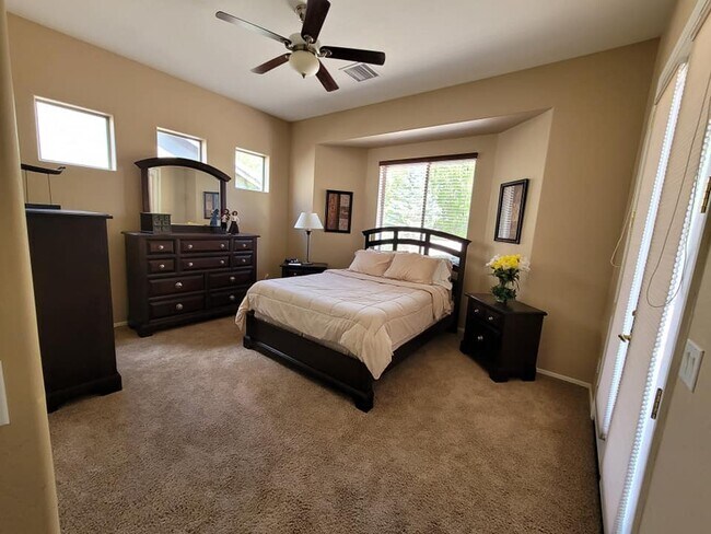 Foto del edificio - 4483 N Kirkwood Ave