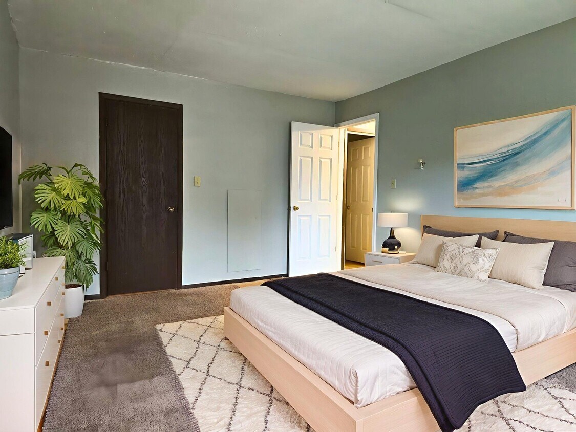 Primary Photo - Spacious 2 Bed and 1 Bath Townhome with Pr...