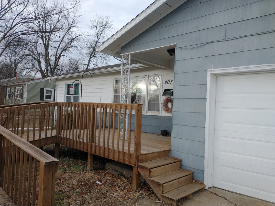 Foto principal - 407 N College St