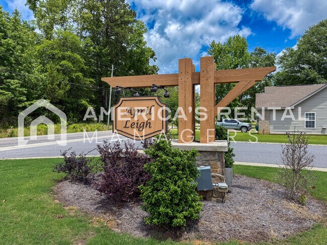 Foto del edificio - DEPOSIT PENDING!!! Available for Move-In S...
