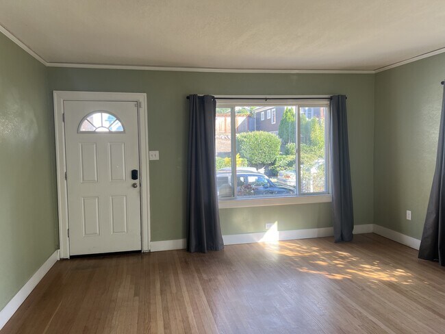 Foto del edificio - 9449 14th Ave SW