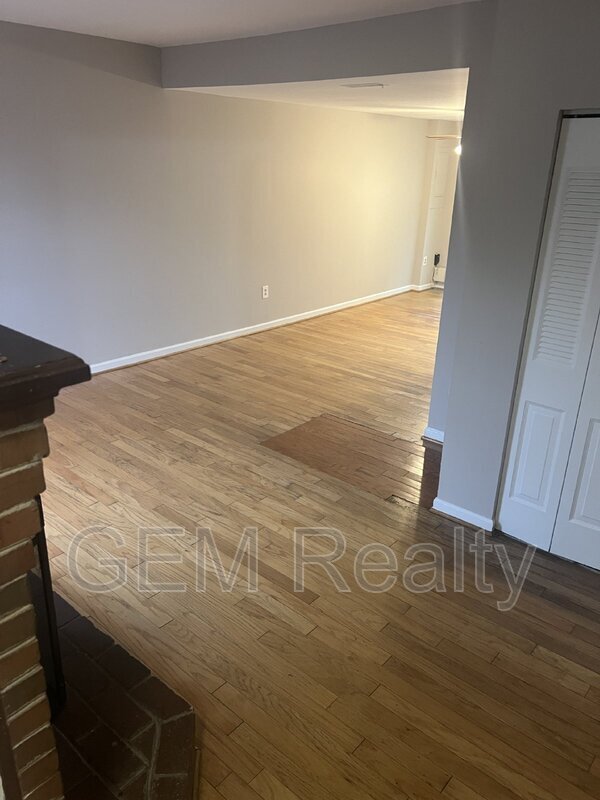 Foto del edificio - 2214 Hamway Dr