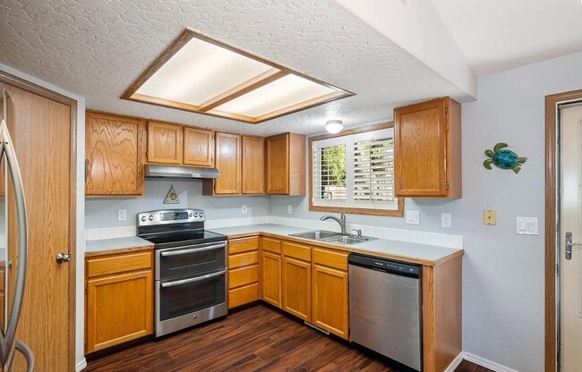 Building Photo - 5656 S Onaga Pl