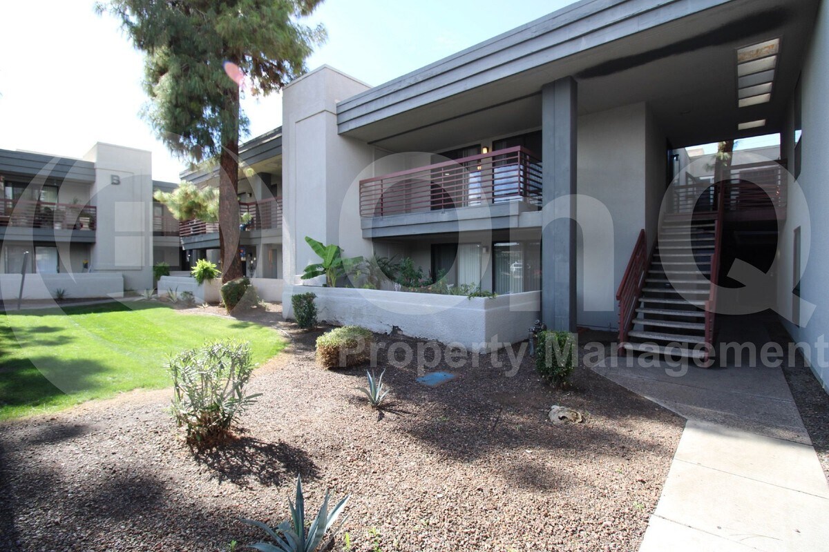 Foto principal - 3435 W Danbury Dr