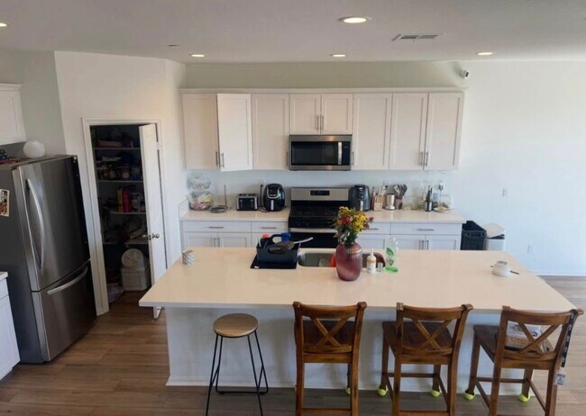 Foto del edificio - 27420 Golden Nugget St