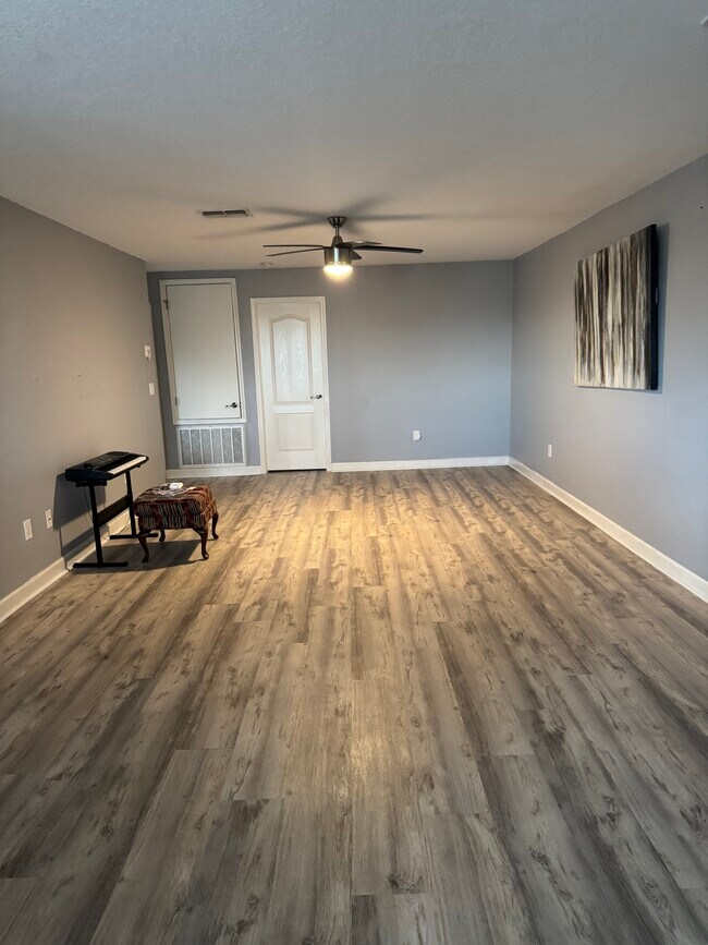 Foto del edificio - 2868 Spring Breeze Way