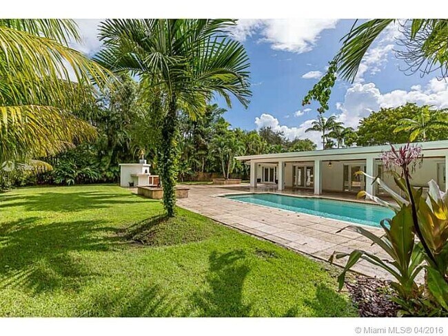 Foto del edificio - 1255 NE 93rd St