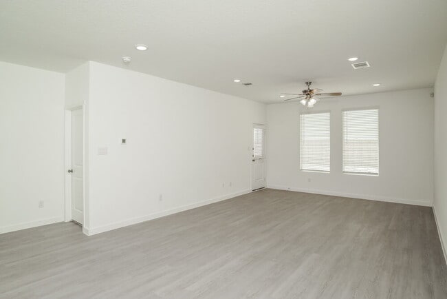 Building Photo - 606 Kayden Ct