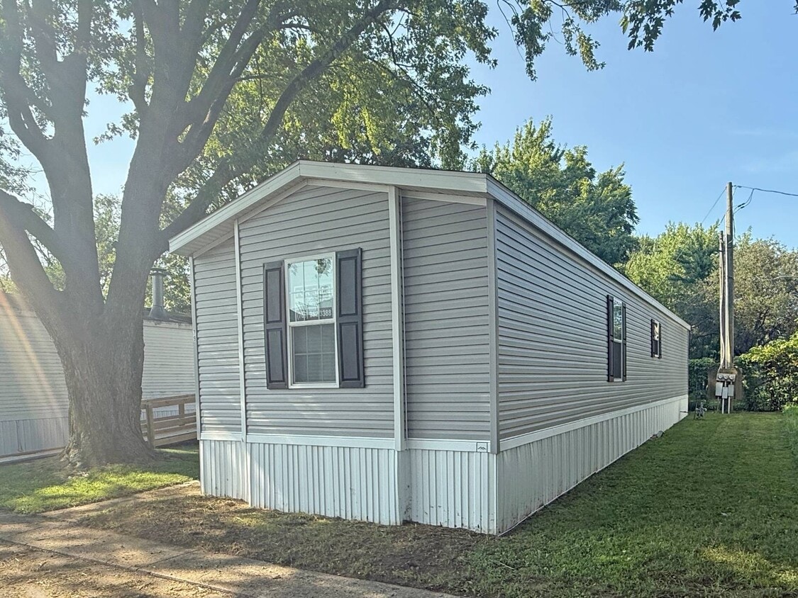 Primary Photo - 2501 N Apperson Way