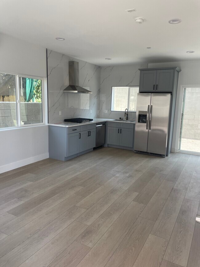 Building Photo - 2034 Wesleygrove Ave