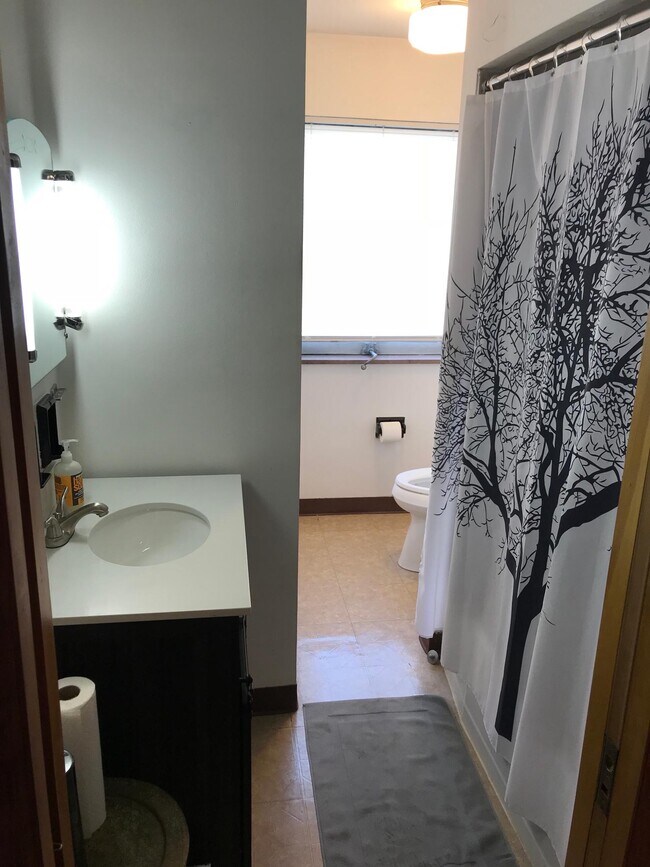 Foto del edificio - 1537 Doten Ave