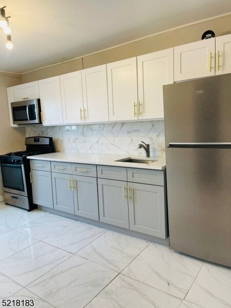 Foto principal - 1088 Avenue C