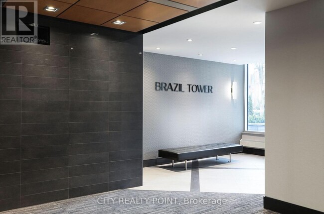 Building Photo - 485 Huron St