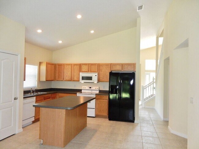 Building Photo - Nice 4/2.5 Two Story Home in Bakers Crossing