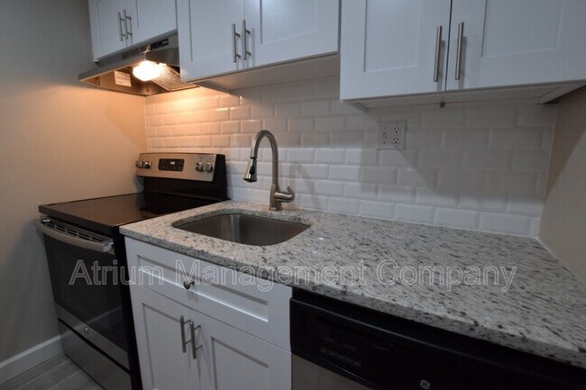 Foto del edificio - 3325 N Westmoreland Dr