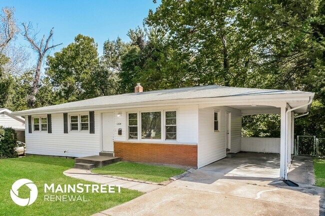 Building Photo - 1224 Weleba Ave