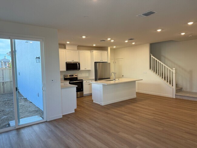 Building Photo - 2914 Skyward Ln