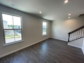 Building Photo - 1004 Channing Park Cir