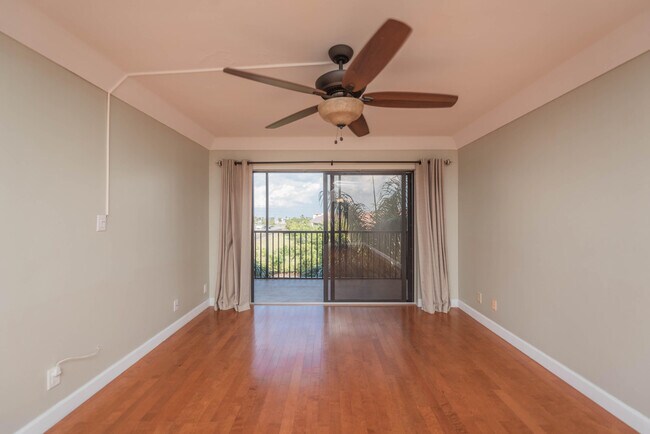 Foto del edificio - 500 Palm Springs Blvd
