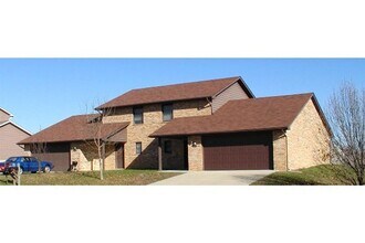 Building Photo - 725-727 Republic Dr