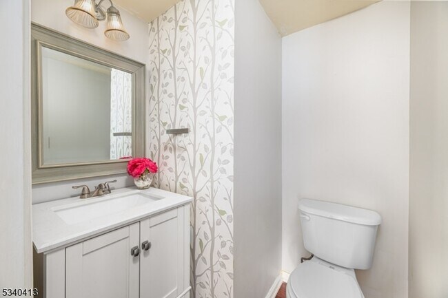 Foto del edificio - 902 Wendover Ct