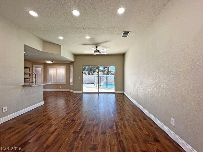 Foto del edificio - 732 Rocky Trail Rd