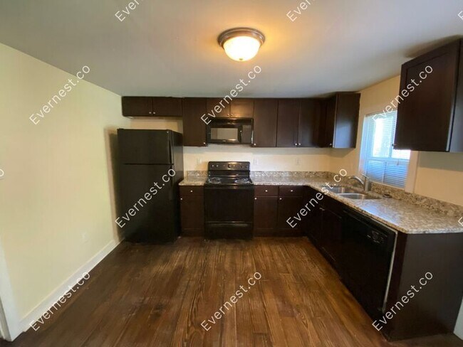 Building Photo - 627 N 27th St