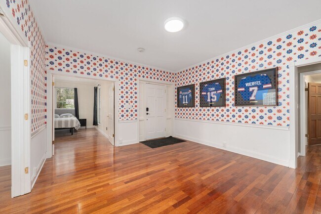 Foto del edificio - 2222 W University Ave