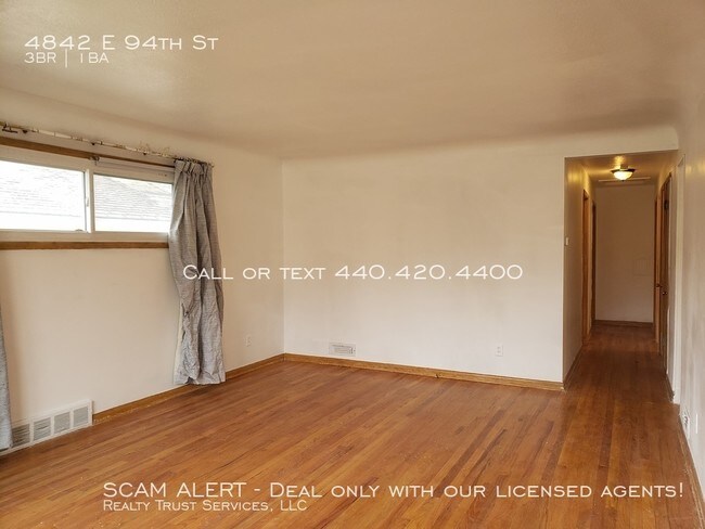 Foto del edificio - 4842 E 94th St