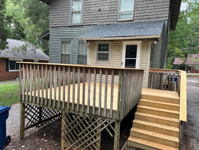 Building Photo - Historic Neighborhood - 3 BR / 1.5 BA