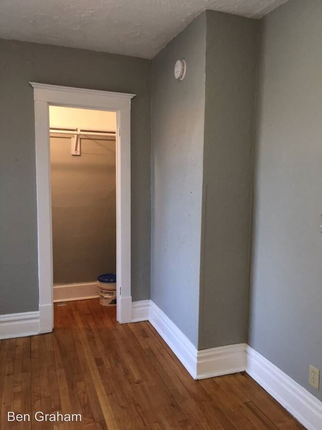 Foto del edificio - 1122 E 5th St