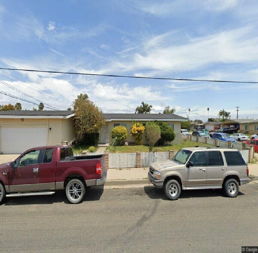 Primary Photo - 1868 N Curryer St