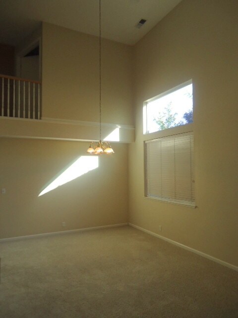 Building Photo - 1509 Ridgebrook Way