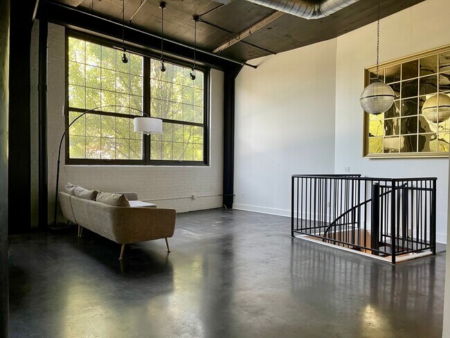 Foto del edificio - 8205 Franklin Blvd