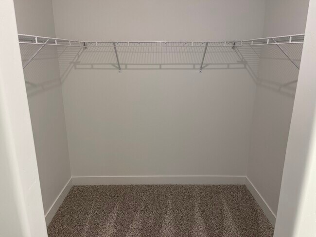 Building Photo - 1385 N 3830 W