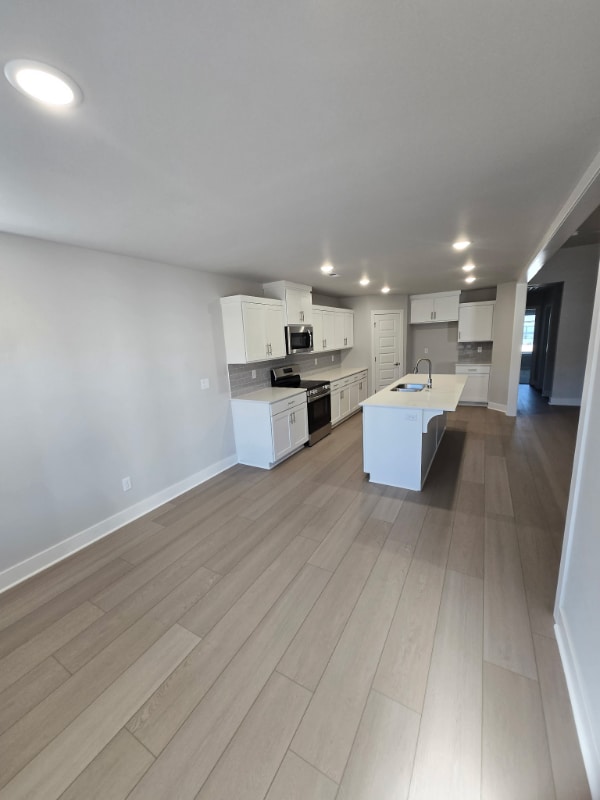 Building Photo - 480 S Benchmark Ln