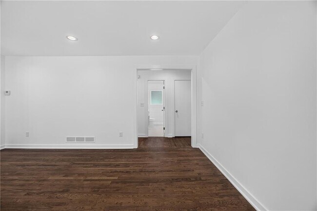 Foto del edificio - 700 Ferris St SW