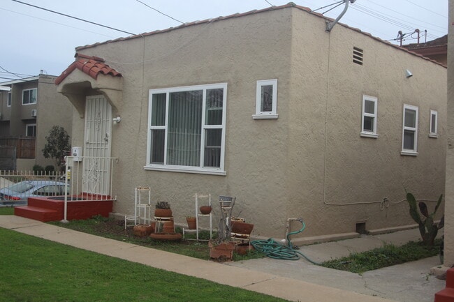 Building Photo - 911 S Marguerita Ave