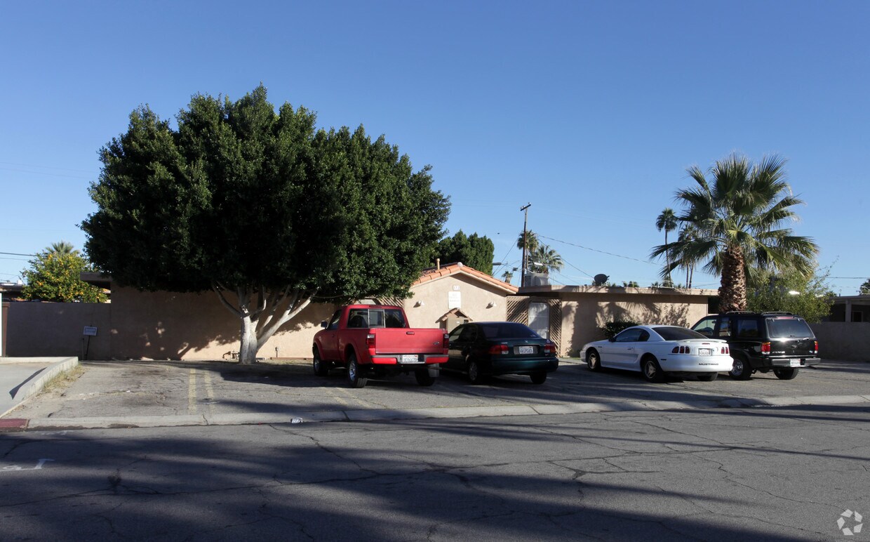 Building Photo - 532 S Highland Dr