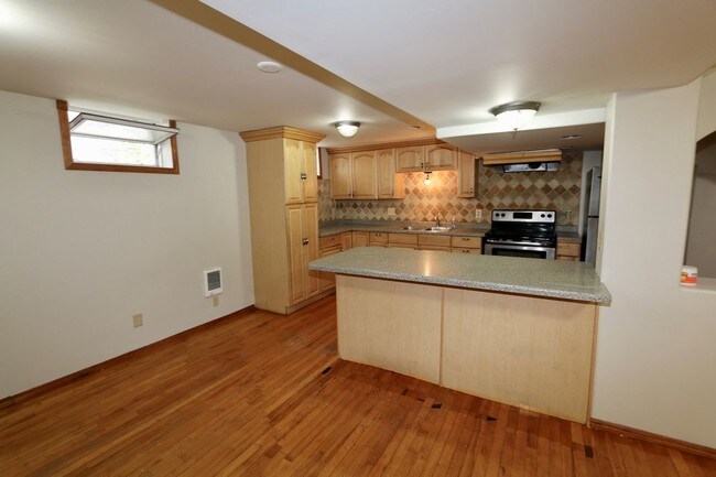 Foto del edificio - 3329 Cedar Ave S