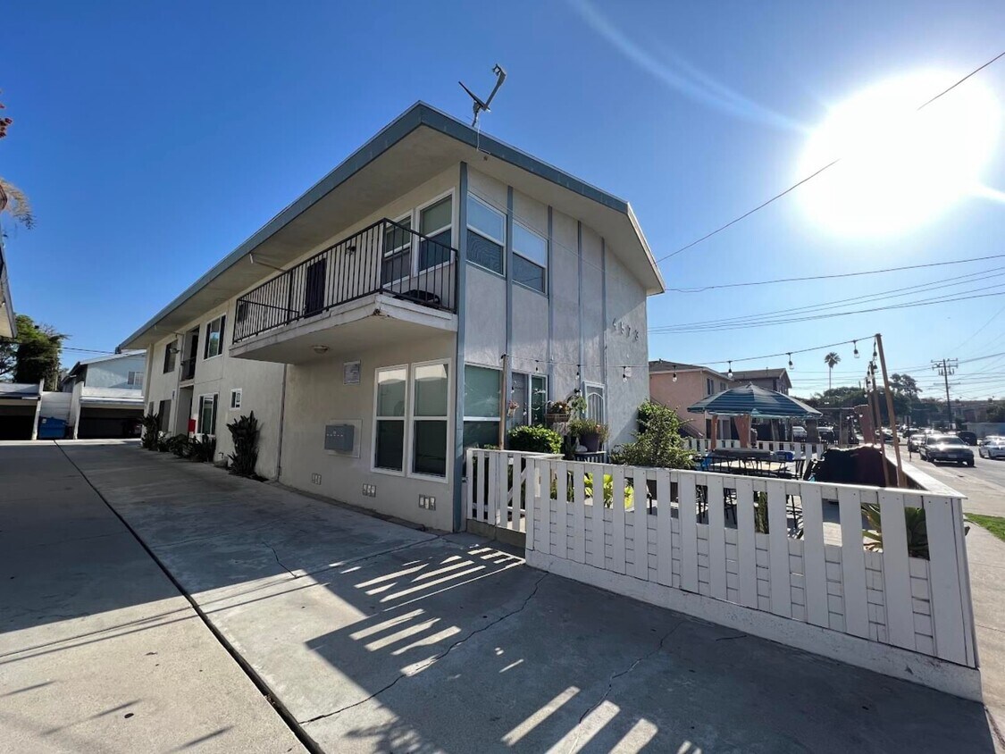 Building Photo - 4573 W. 173rd ST.