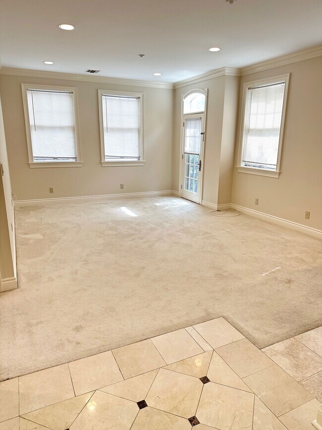 Building Photo - Madison Avenue, Park Ridge, NJ 07656 - 2 BR 2 BA condo