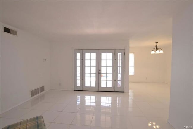Building Photo - 5 Lemon Grove