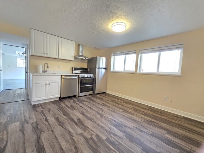 Building Photo - 2356 E Falcon Wy