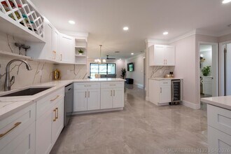 Building Photo - 7920 Eastlake Dr