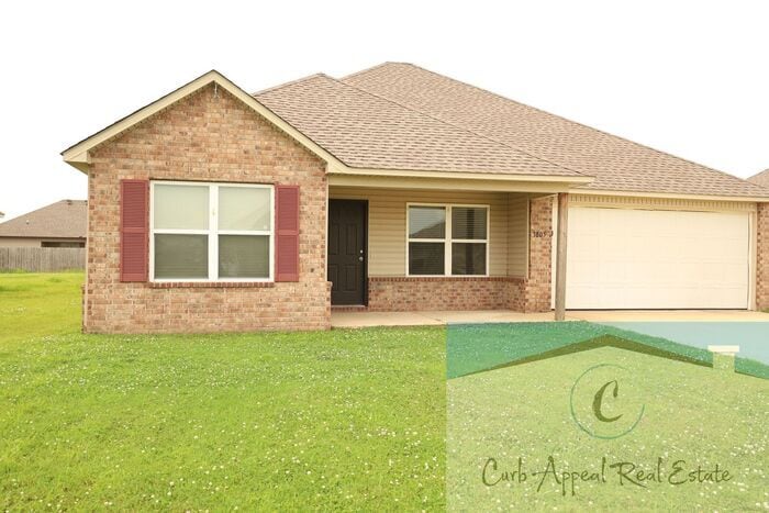Foto principal - Move in special $900!! Spacious 4 bed, 2 bath home - Nettleton