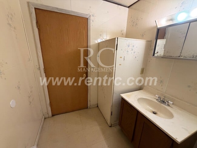 Building Photo - 1307-C Lape-