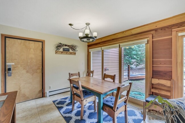 Building Photo - Winter Rental- 2 Bed/2 Bath, renovated con...