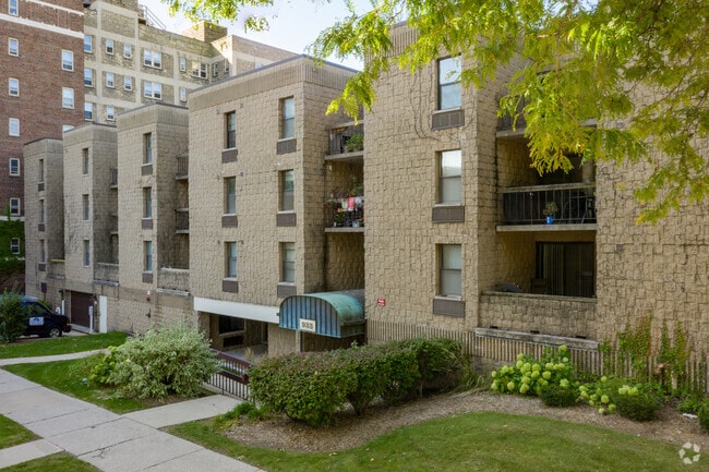 Building Photo - Marshall House Apartments