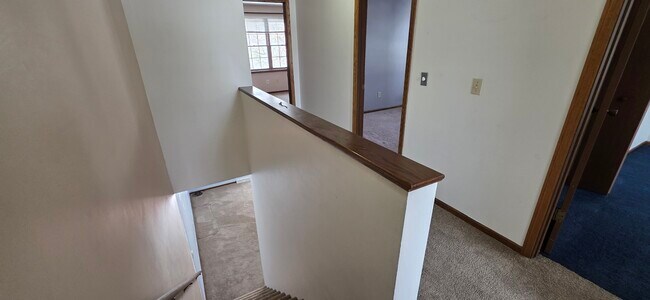 Building Photo - 5635 London Dr